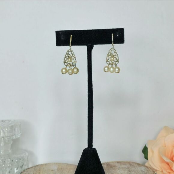 Vintage fillagree gold pearl dangle earrings - Picture 1 of 9